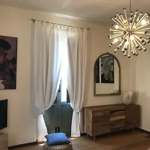 Independent Townhouse In The Historic Center Of Italia