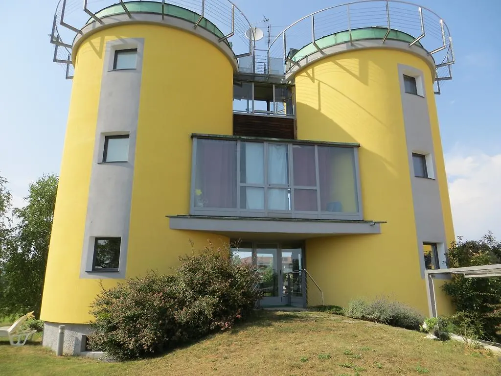 ***  I Silos Guest House Seriate İtalya